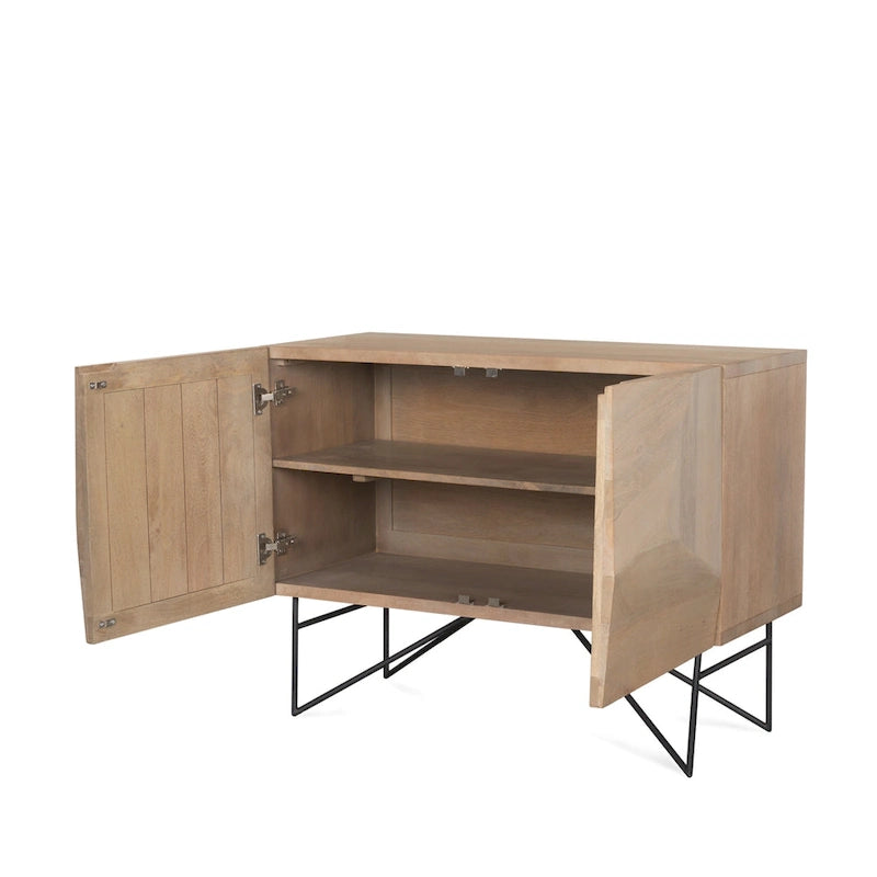 Mueble decorativo de madera con dos puertas y dos estantes