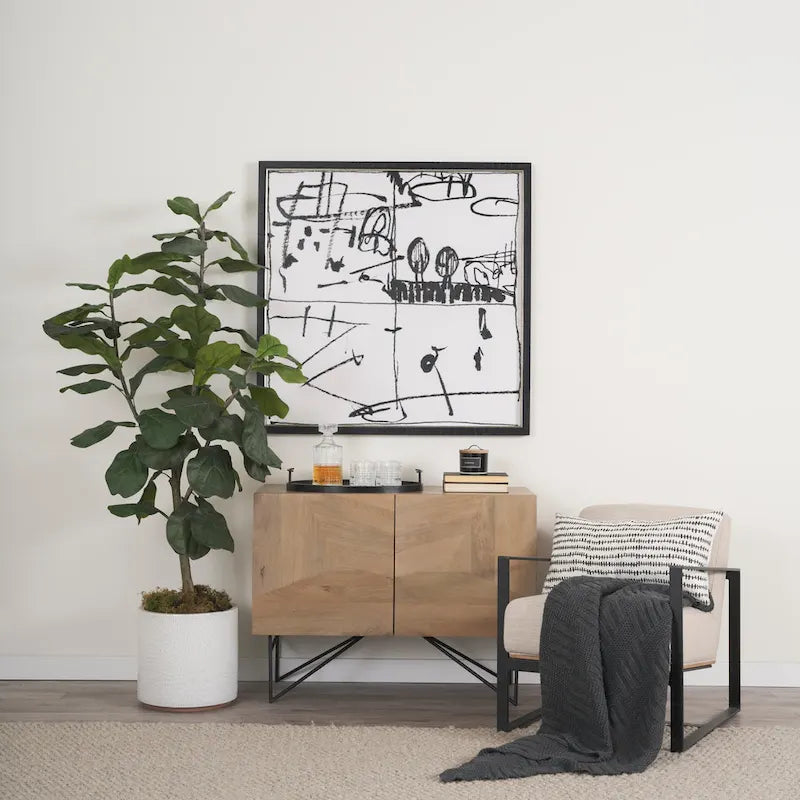 Mueble decorativo de madera con dos puertas y dos estantes