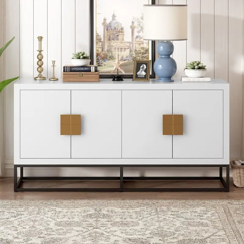 Armario de almacenamiento moderno de cuatro puertas con estantes ajustables y patas decorativas