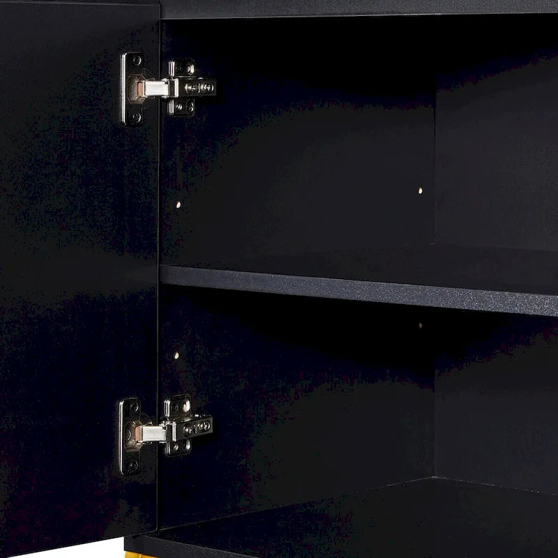 Minimalistisch dressoir met twee deuren en gouden metalen poten