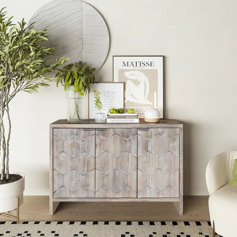 Holzschrank im Landhausstil mit 3 Türen