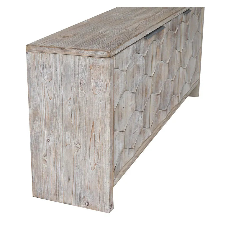 Holzschrank im Landhausstil mit 3 Türen