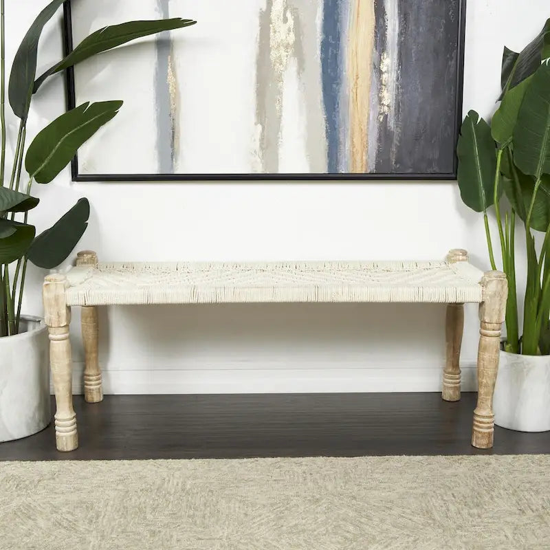 Beige gewebte Baumwollbank mit Chevron-Muster und hellbraunen Beinen aus Mangoholz