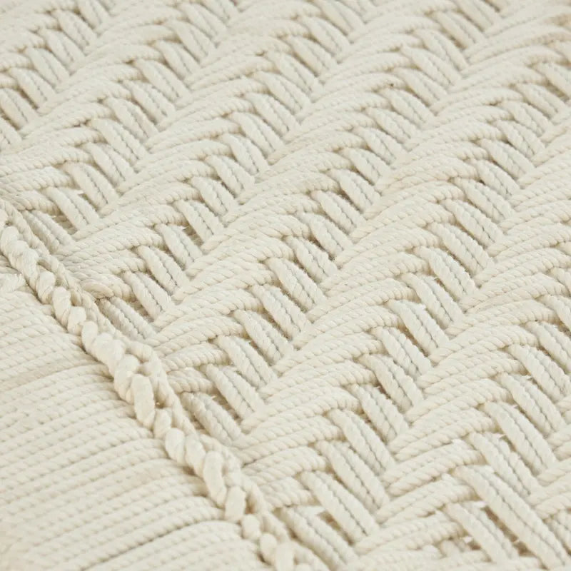 Beige gewebte Baumwollbank mit Chevron-Muster und hellbraunen Beinen aus Mangoholz